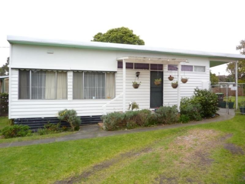 2 Kareela Road, Frankston VIC 3199