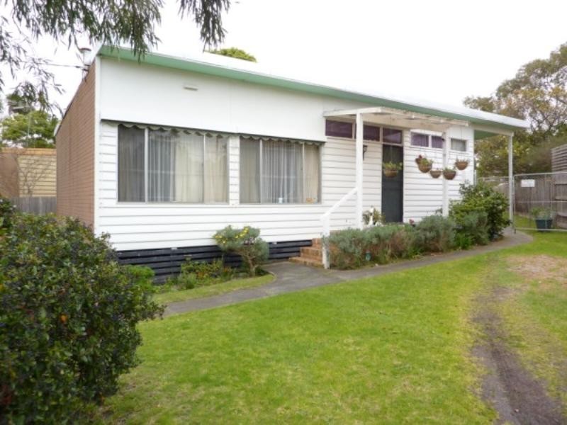 2 Kareela Road, Frankston VIC 3199
