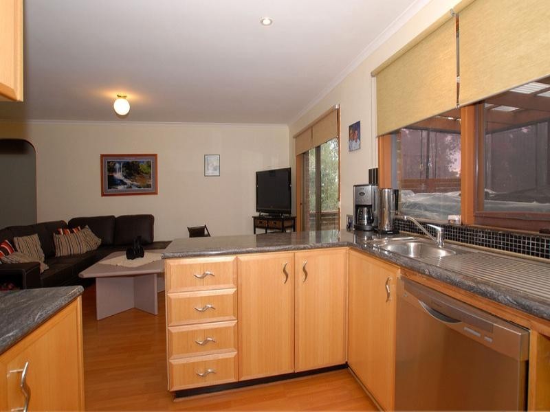 26 BALLYMORE Court, Frankston VIC 3199