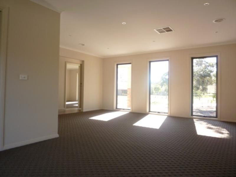 12 Black Wallaby Drive, Langwarrin VIC 3910