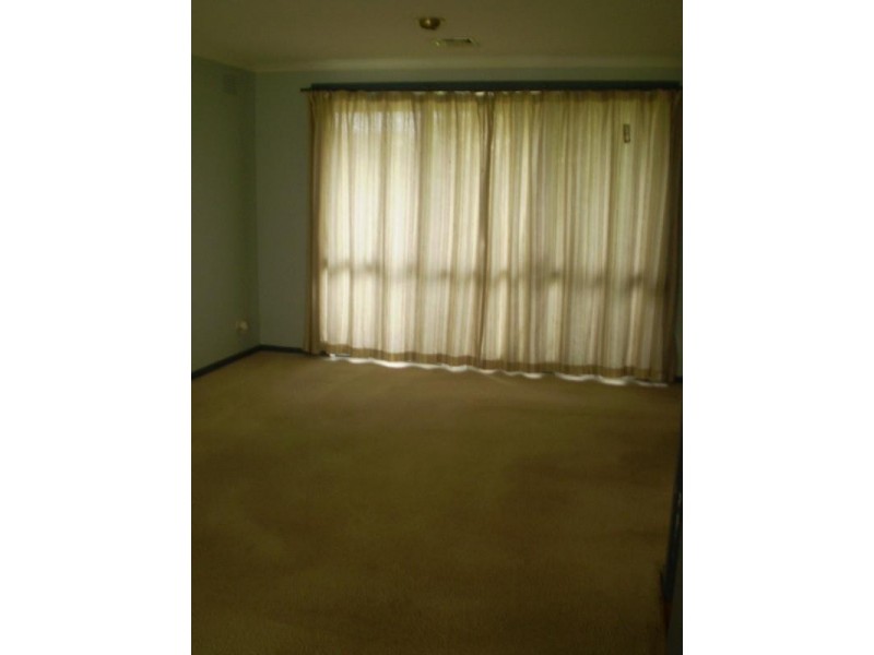 2 KILDARE Court, Frankston VIC 3199