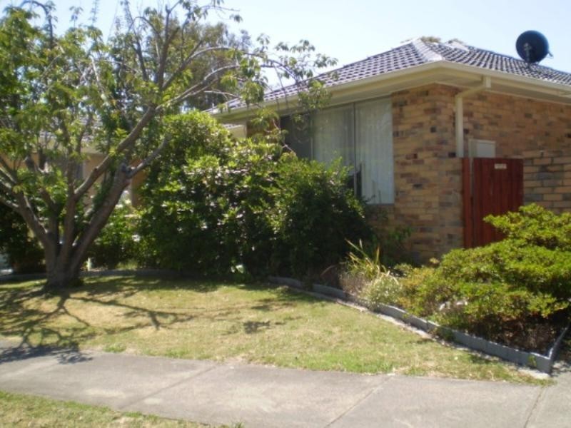 8 WOLSLEY Avenue, Frankston VIC 3199