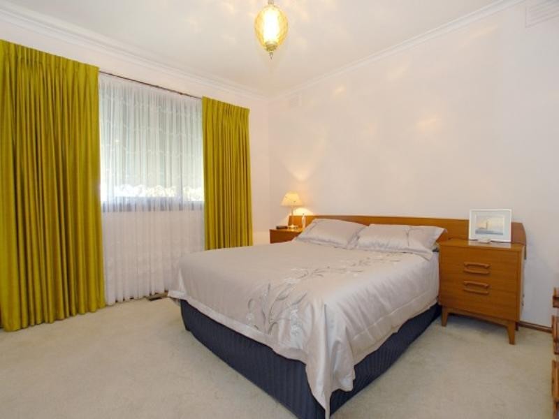 21 Mountain Crescent, Mulgrave VIC 3170