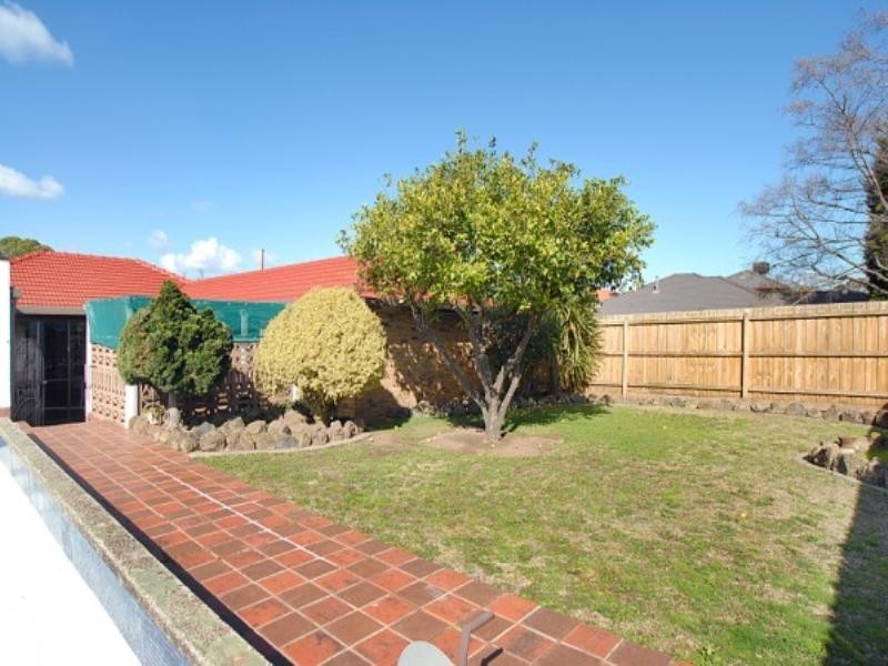 21 Mountain Crescent, Mulgrave VIC 3170