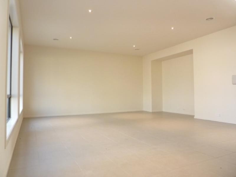 1 Springhill Road, Langwarrin VIC 3910