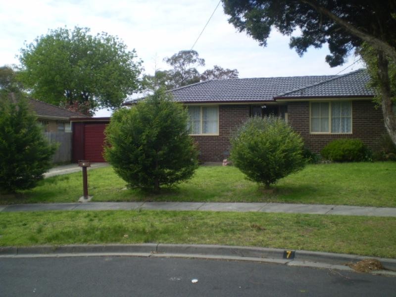 6 BENONG Court, Frankston VIC 3199