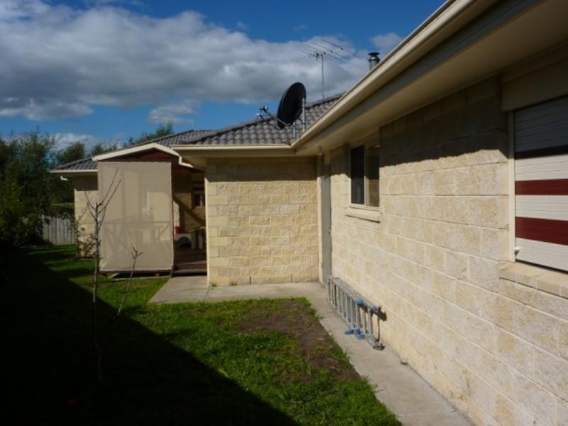 1 Highland Drive, Frankston South VIC 3199