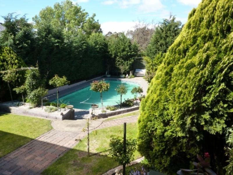 12 Mountain Crescent, Mulgrave VIC 3170