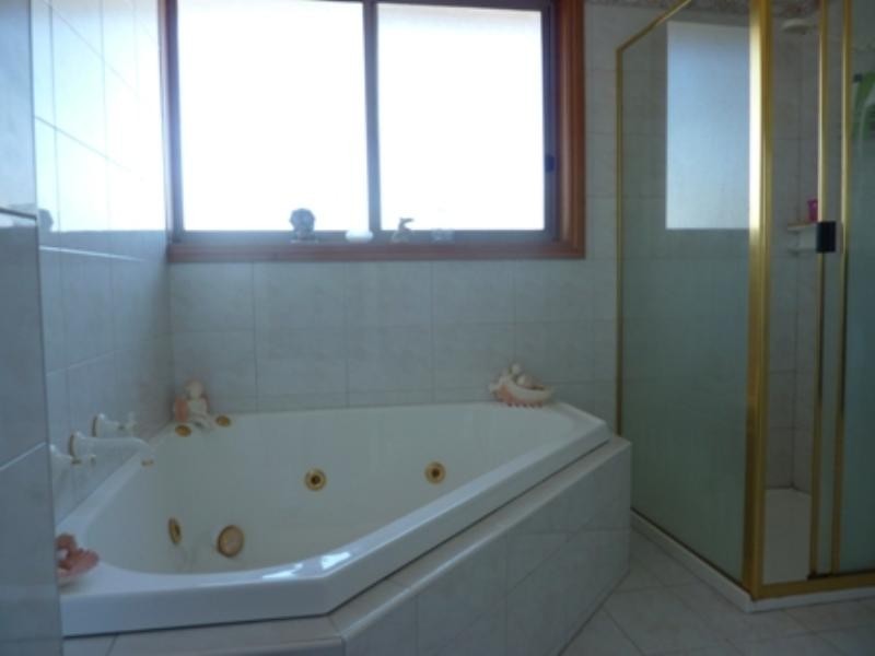27 Highland Drive, Frankston South VIC 3199
