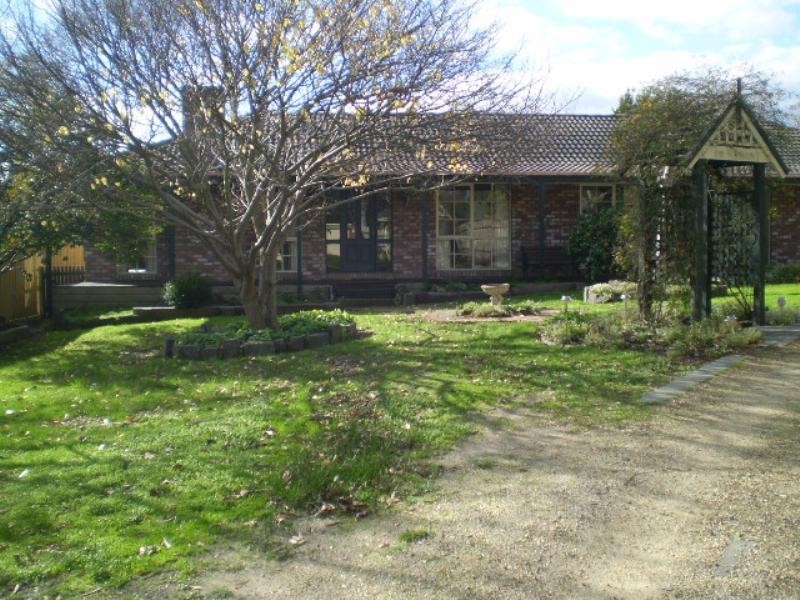 6 DEVEREAUX Court, Frankston VIC 3199