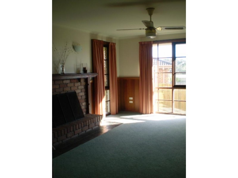 6 DEVEREAUX Court, Frankston VIC 3199