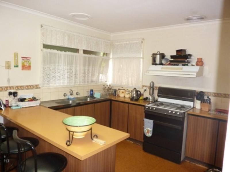 5 CARTER Court, Frankston VIC 3199