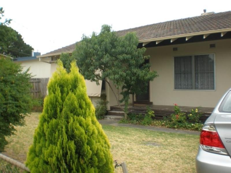 13 WINDOO Street, Frankston North VIC 3200