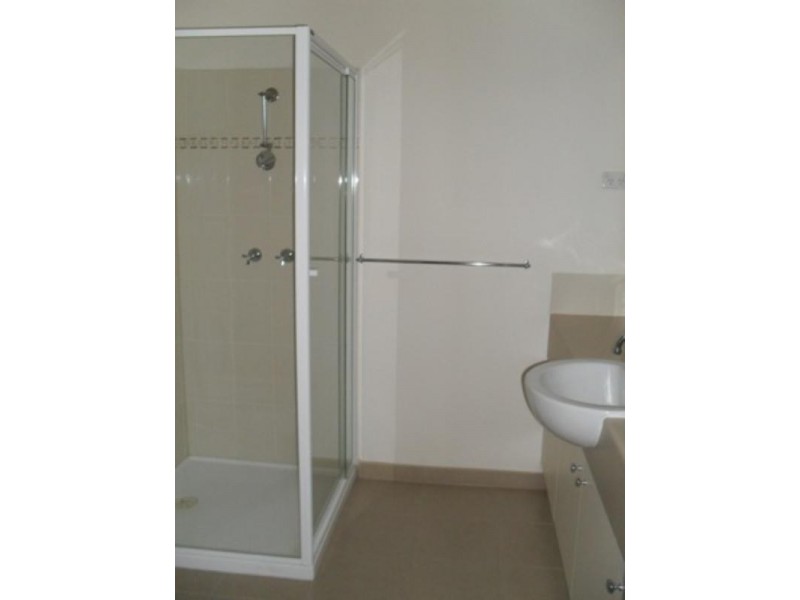 4 AISBETT Close, Lynbrook VIC 3975