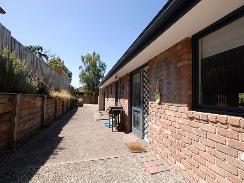 9 Kilburn Crescent, Frankston VIC 3199