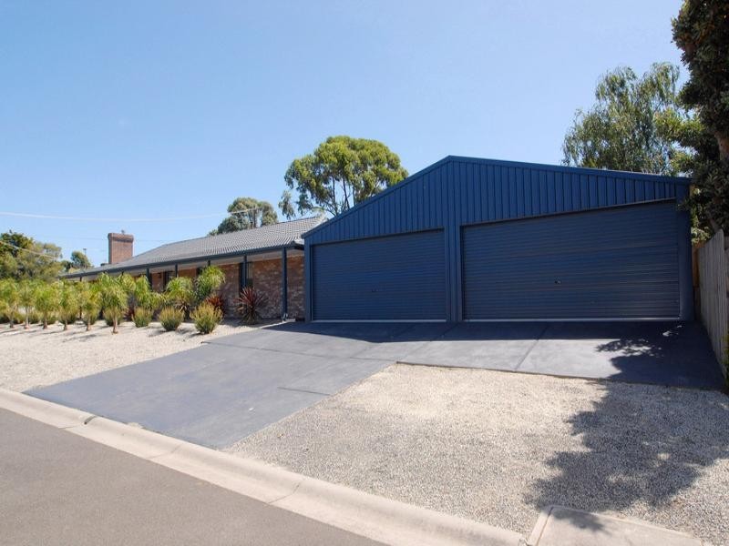 9 Kilburn Crescent, Frankston VIC 3199