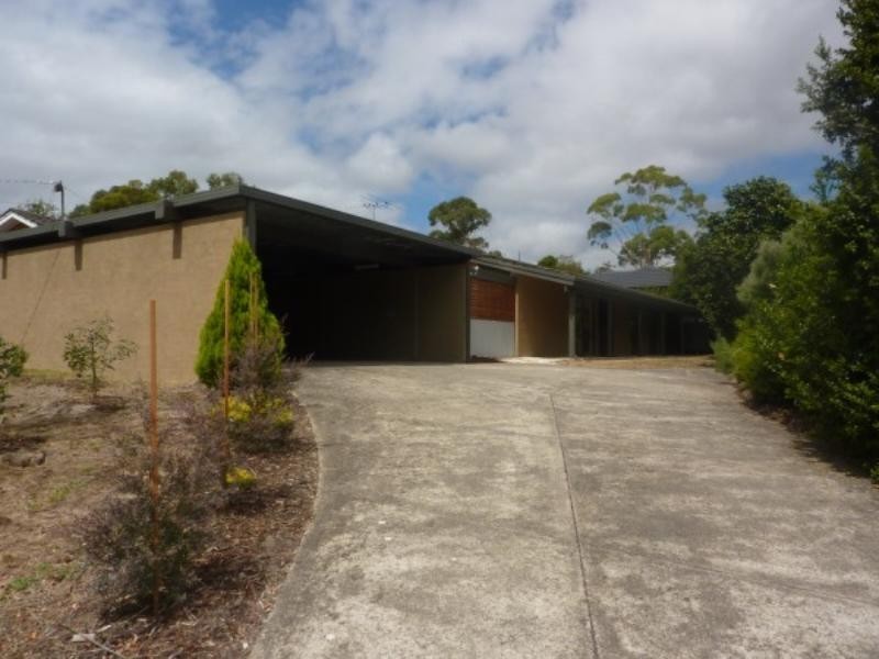 10 HAYDEN Avenue, Frankston VIC 3199