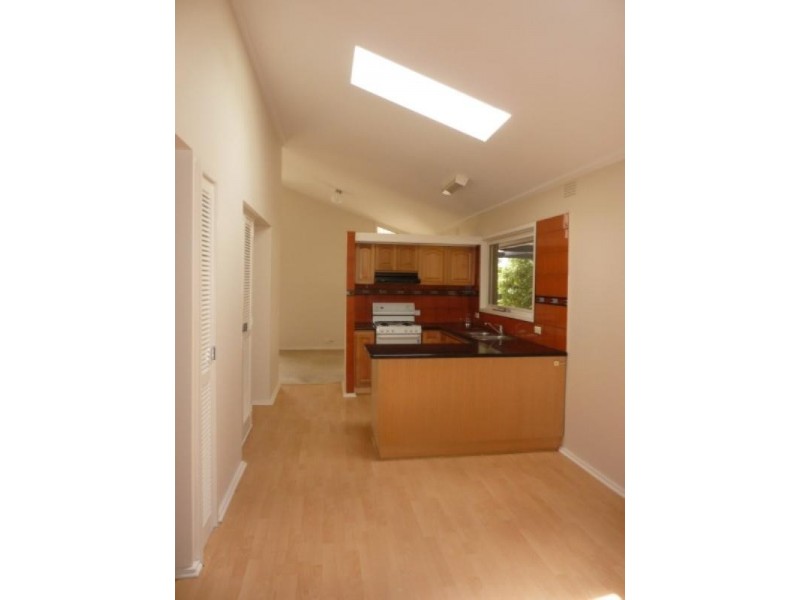 10 HAYDEN Avenue, Frankston VIC 3199