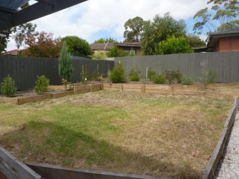 10 HAYDEN Avenue, Frankston VIC 3199