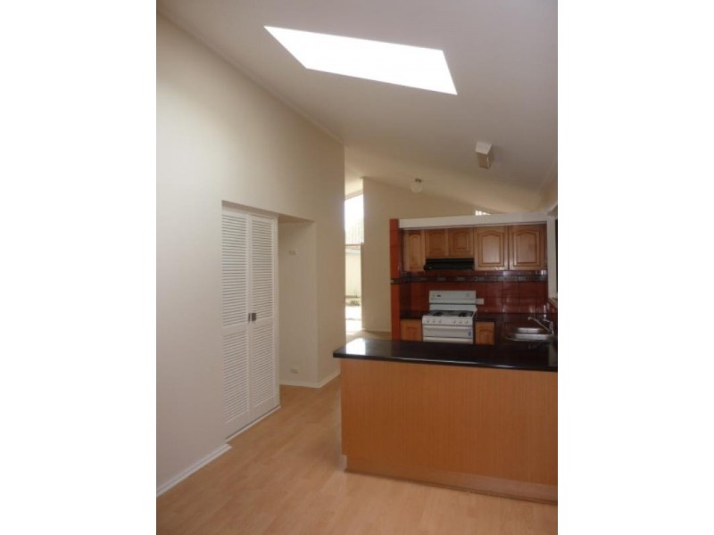 10 HAYDEN Avenue, Frankston VIC 3199