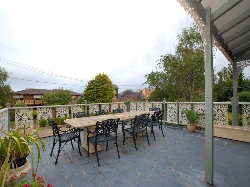 8 Olinda Place, Frankston VIC 3199