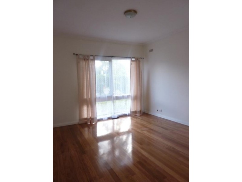 8 JUBILEE Avenue, Seaford VIC 3198