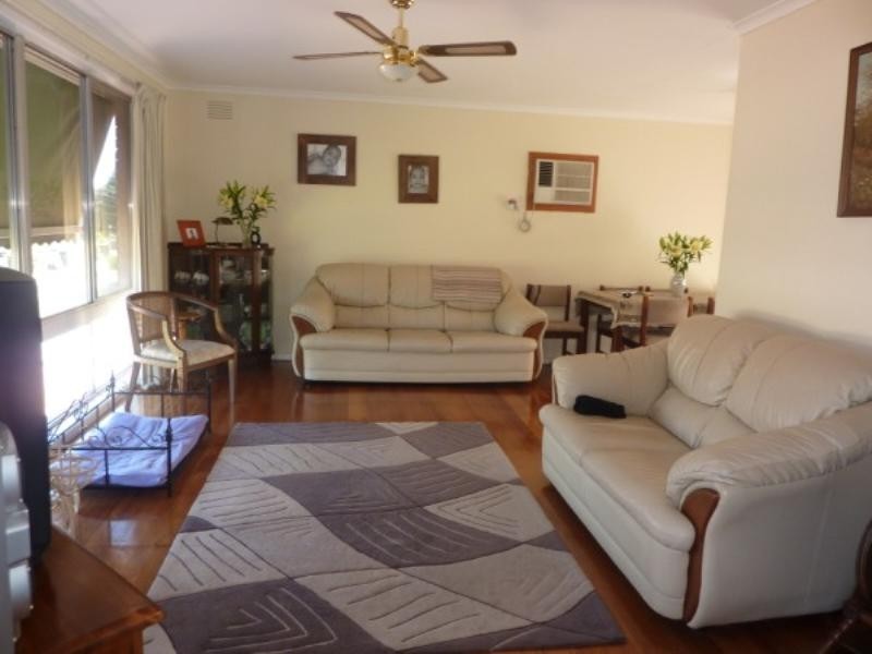 33 Alexander Crescent, Frankston VIC 3199