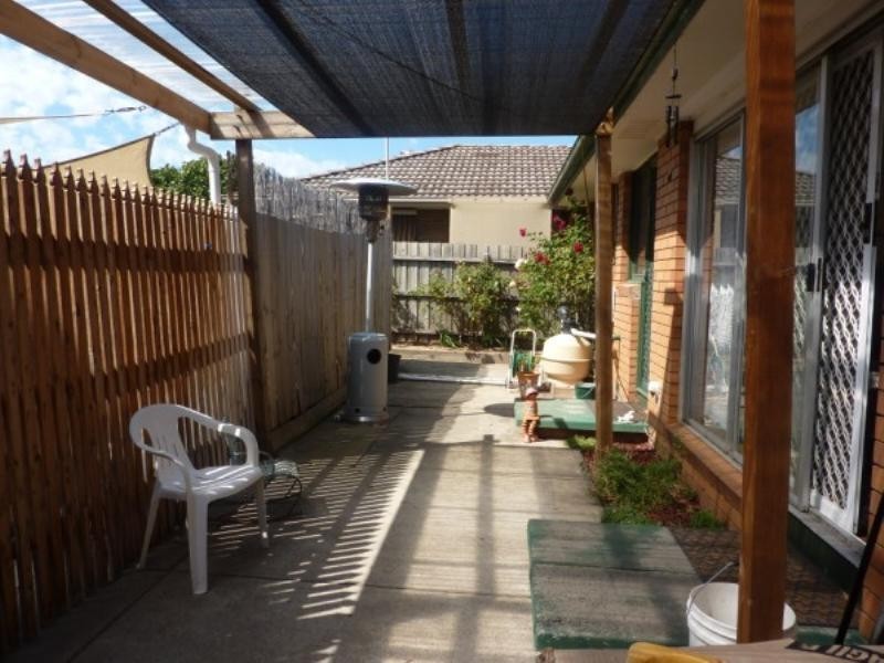 33 Alexander Crescent, Frankston VIC 3199