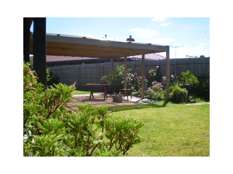 4 Furneaux Court, Frankston VIC 3199