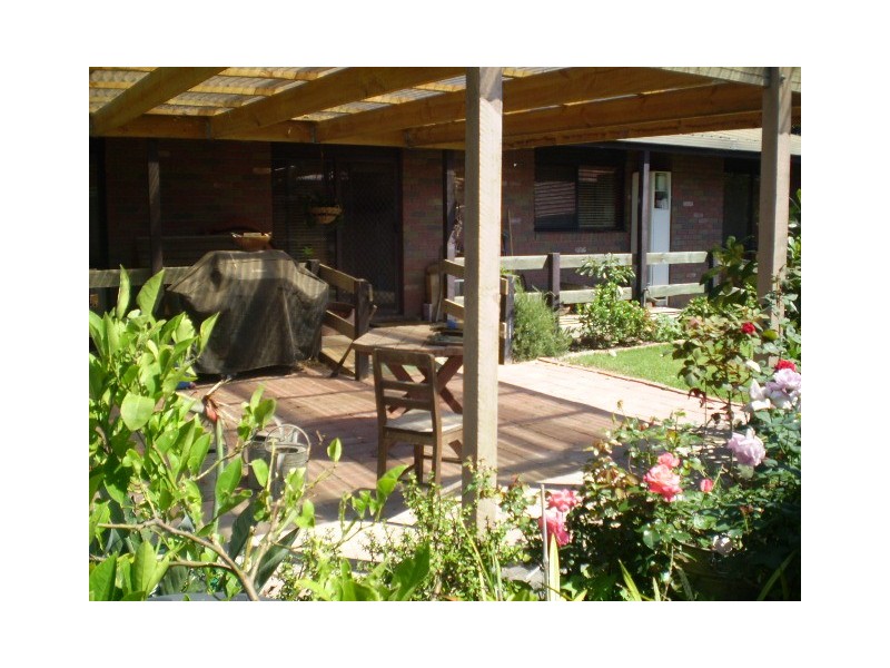 4 Furneaux Court, Frankston VIC 3199