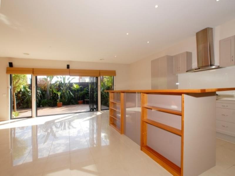 1/90 Barkly Street, Mornington VIC 3931