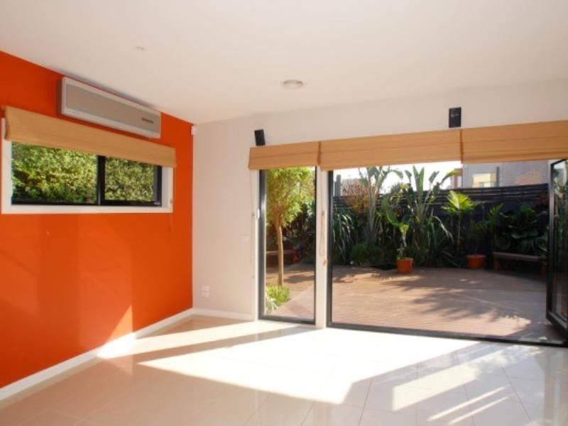 1/90 Barkly Street, Mornington VIC 3931