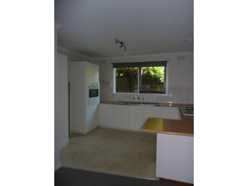 2/2 MEREWEATHER Avenue, Frankston VIC 3199