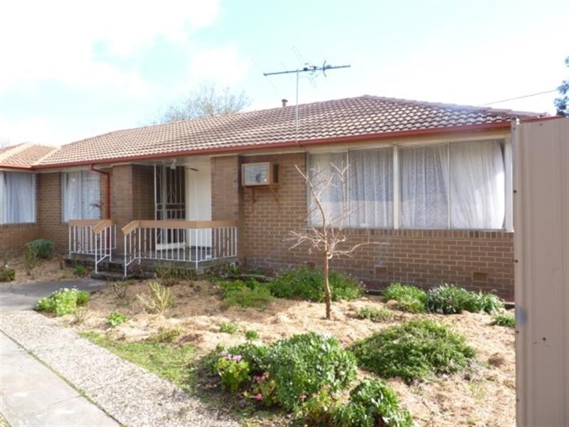 166 KARINGAL Drive, Frankston VIC 3199