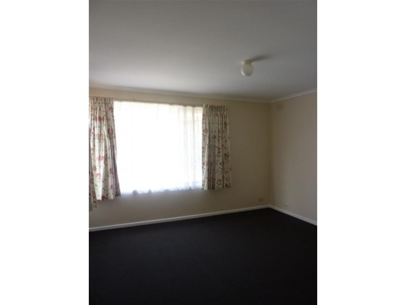 166 KARINGAL Drive, Frankston VIC 3199