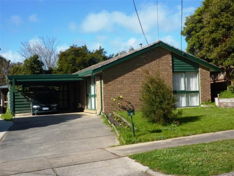 8 Lloyd Street, Langwarrin VIC 3910