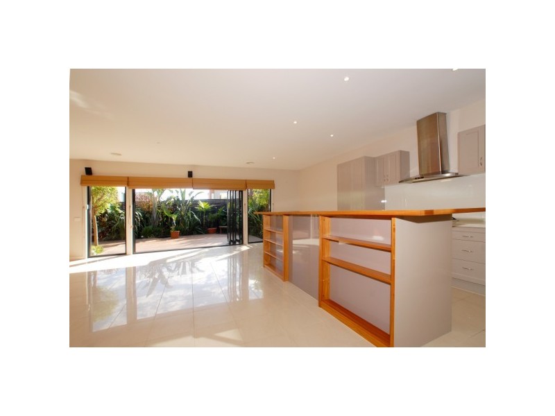 1/90 BARKLY Street, Mornington VIC 3931