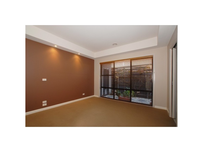 1/90 BARKLY Street, Mornington VIC 3931