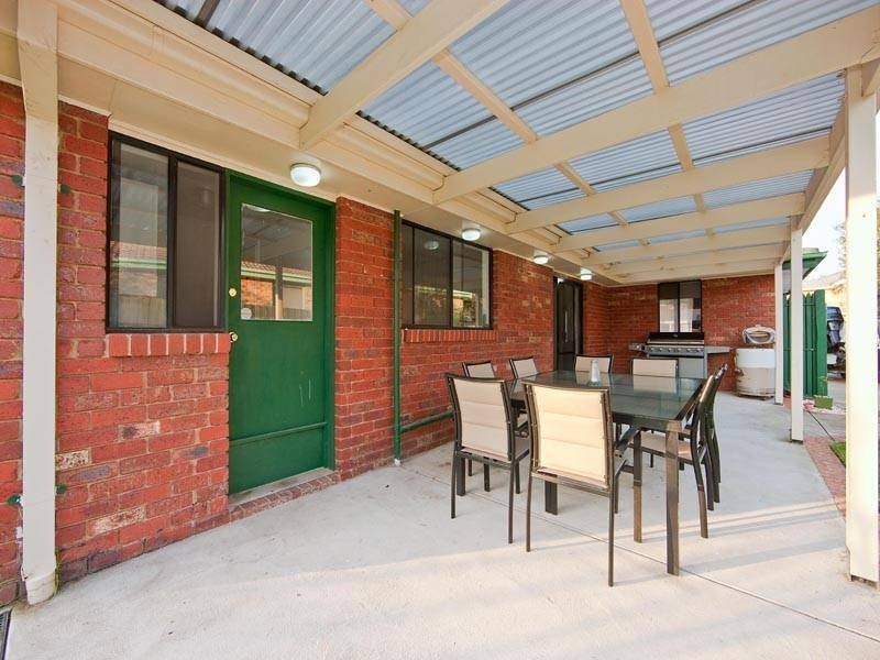 15 GREENSLOPES Drive, Carrum Downs VIC 3201