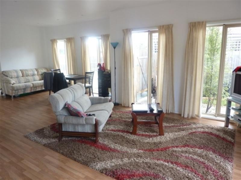 69A Brunning Crescent, Frankston North VIC 3200