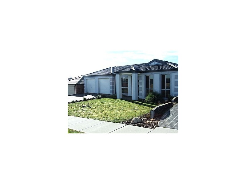 3 TRIUMPH Way, Skye VIC 3977