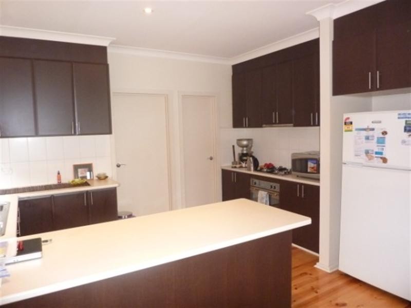 2/33 Kenilworth Avenue, Frankston VIC 3199