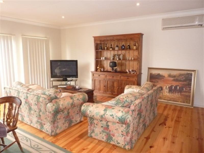 2/33 Kenilworth Avenue, Frankston VIC 3199