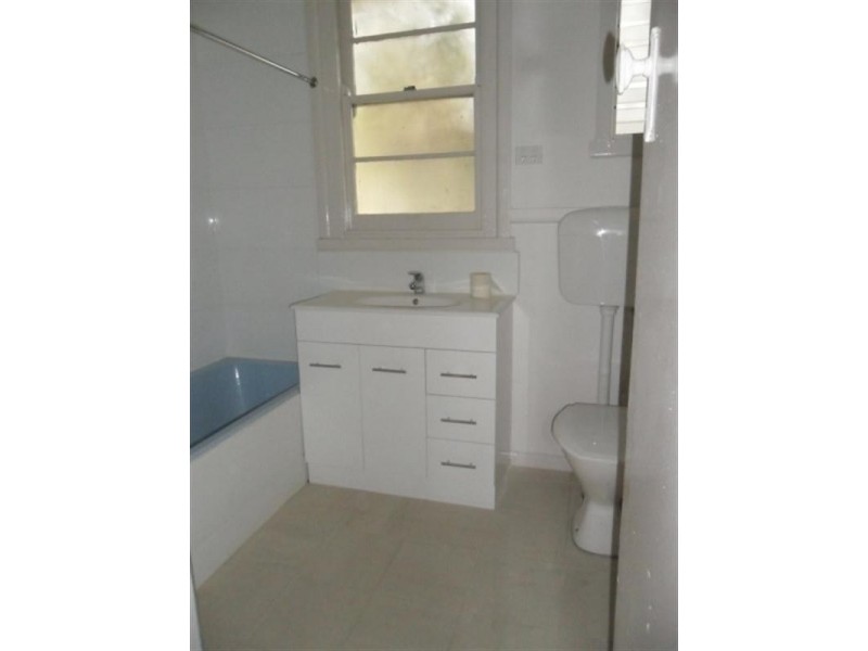 2/6 BIRDWOOD Street, Frankston VIC 3199