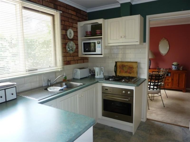 2/4 Vermay Avenue, Frankston VIC 3199