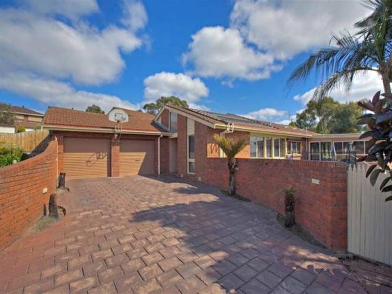 75 Holmbury Boulevard, Mulgrave VIC 3170