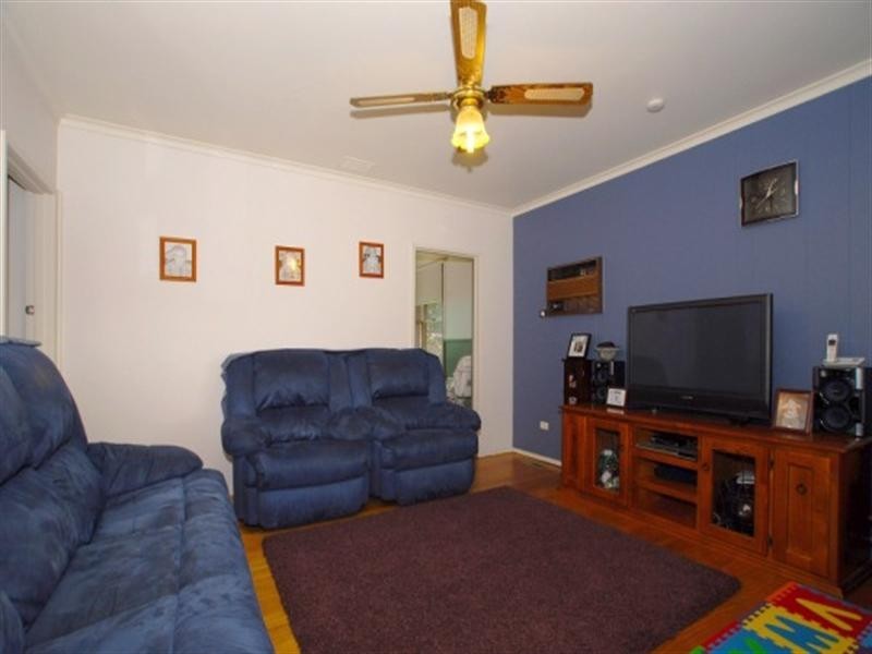 49 Rosemary Crescent, Frankston North VIC 3200