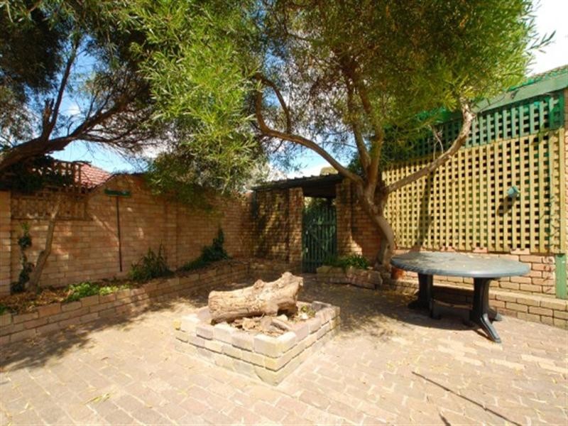 49 Rosemary Crescent, Frankston North VIC 3200