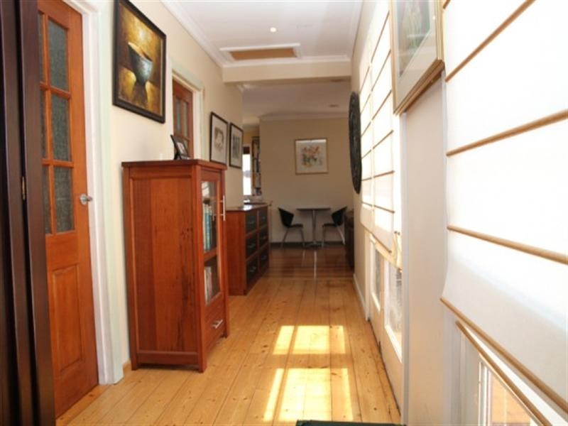 1 Kananook Avenue, Seaford VIC 3198