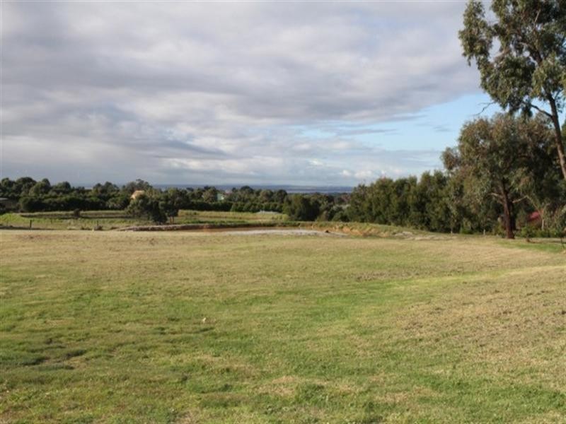 98 Weeroona Way, Langwarrin South VIC 3911